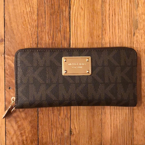mk monogram wallet